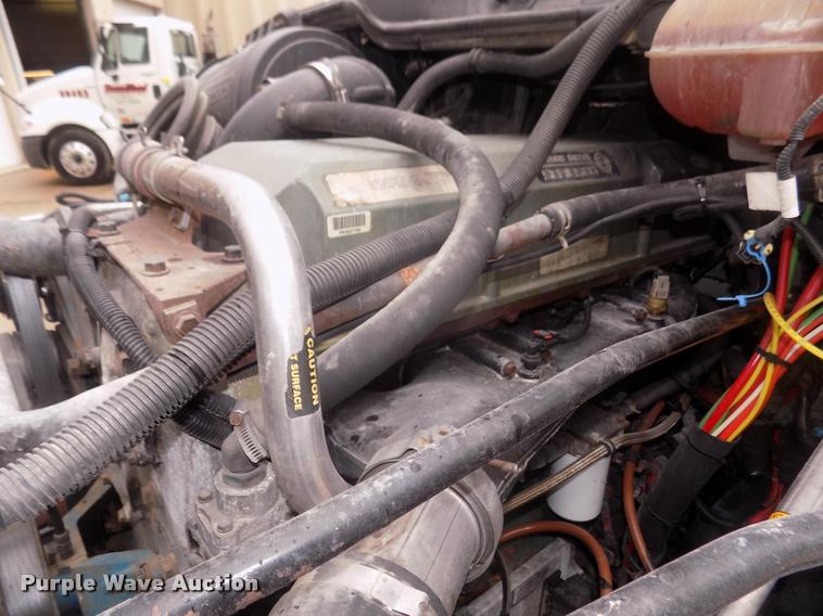 image for item DA3059 2005 Freightliner Columbia semi truck