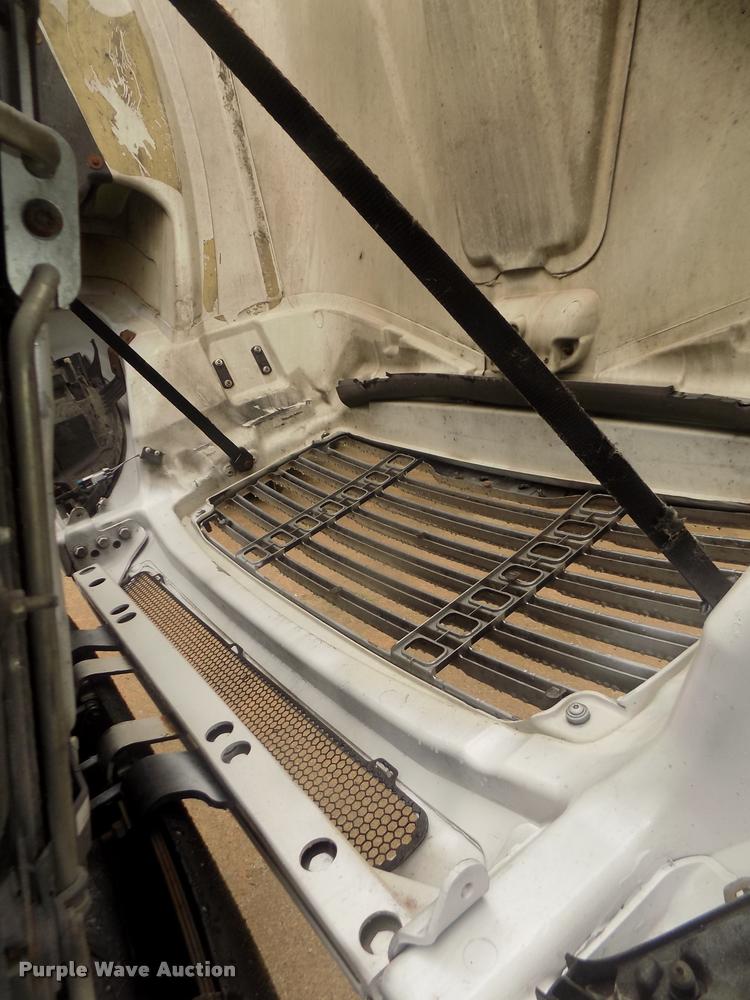 image for item DA3059 2005 Freightliner Columbia semi truck