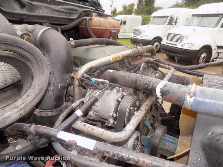 image for item DA3059 2005 Freightliner Columbia semi truck