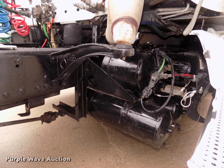 image for item DA3059 2005 Freightliner Columbia semi truck