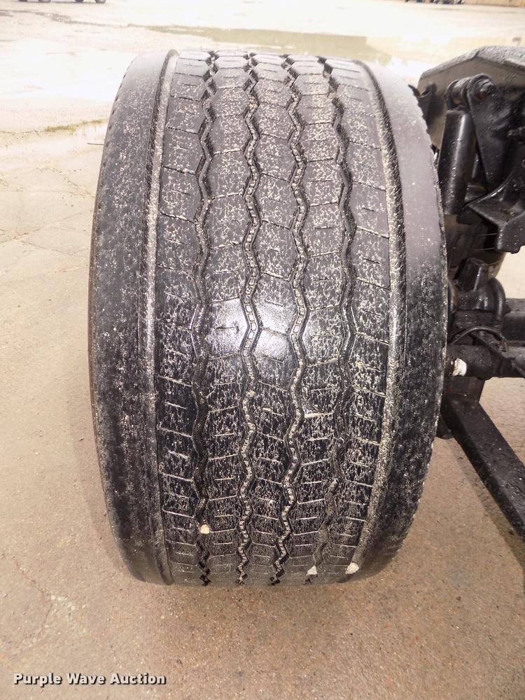 image for item DA3059 2005 Freightliner Columbia semi truck