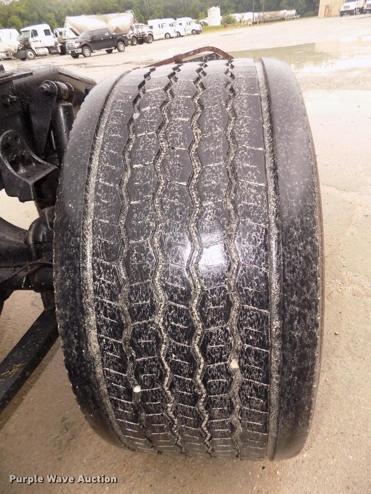 image for item DA3059 2005 Freightliner Columbia semi truck