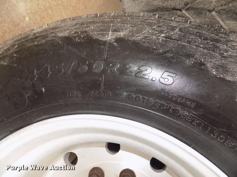 image for item DA3059 2005 Freightliner Columbia semi truck