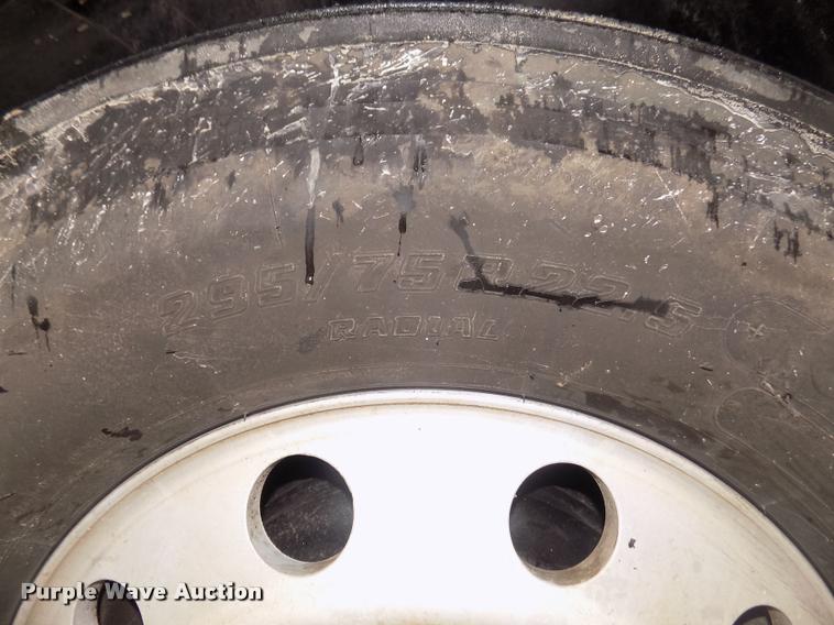 image for item DA3059 2005 Freightliner Columbia semi truck