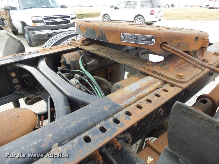 image for item DA3268 1996 Volvo WG semi truck