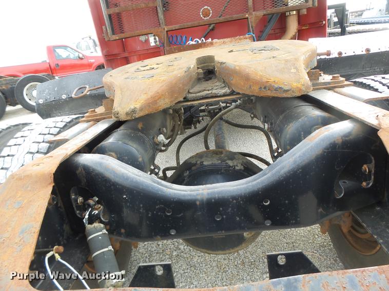 image for item DA3268 1996 Volvo WG semi truck