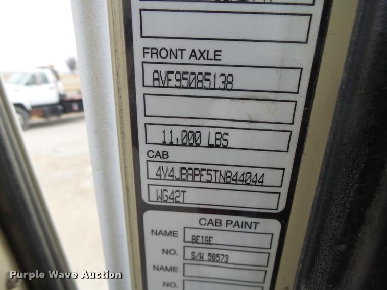 image for item DA3268 1996 Volvo WG semi truck