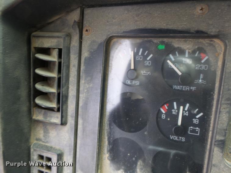 image for item DA3268 1996 Volvo WG semi truck