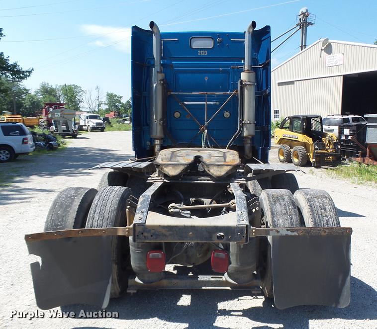 image for item DB1388 2001 Volvo VNL semi truck