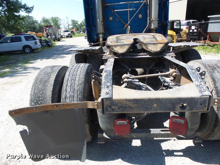 image for item DB1388 2001 Volvo VNL semi truck