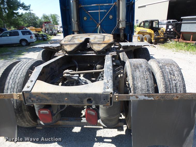 image for item DB1388 2001 Volvo VNL semi truck