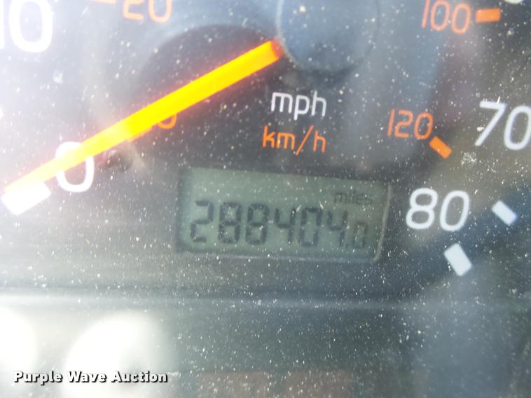 image for item DB1388 2001 Volvo VNL semi truck