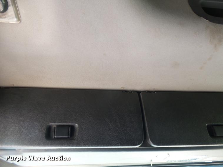 image for item DB1388 2001 Volvo VNL semi truck