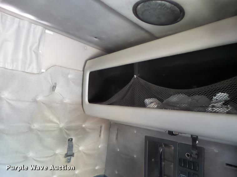 image for item DB1388 2001 Volvo VNL semi truck