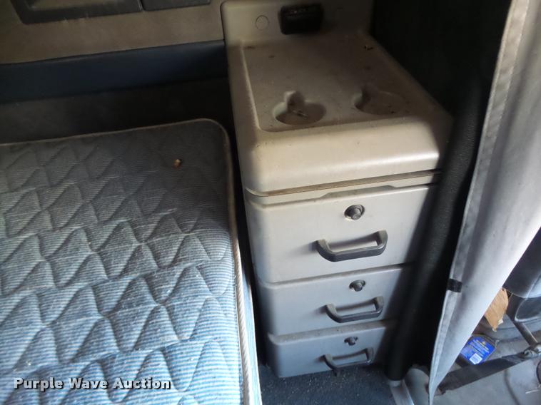 image for item DB1388 2001 Volvo VNL semi truck