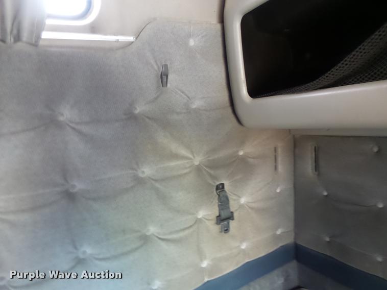 image for item DB1388 2001 Volvo VNL semi truck