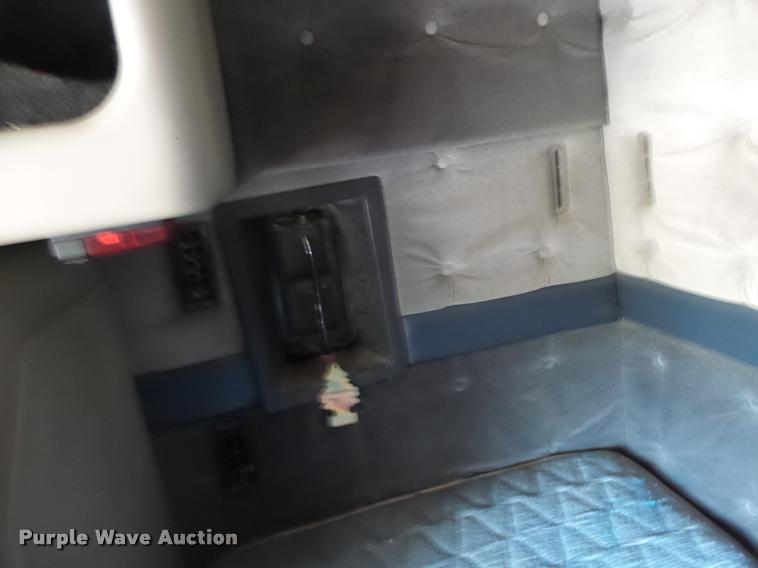 image for item DB1388 2001 Volvo VNL semi truck