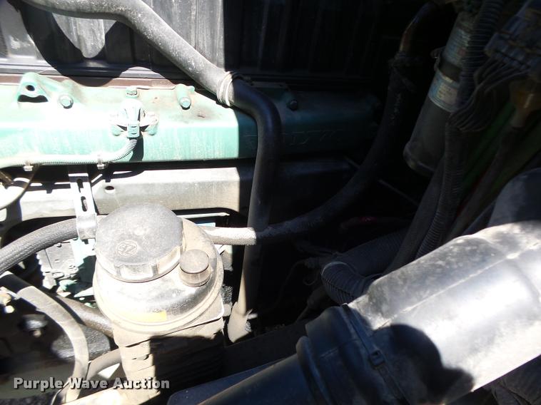 image for item DB1388 2001 Volvo VNL semi truck