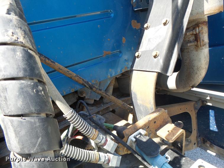 image for item DB1388 2001 Volvo VNL semi truck