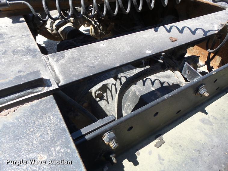 image for item DB1389 2001 Volvo VNL semi truck