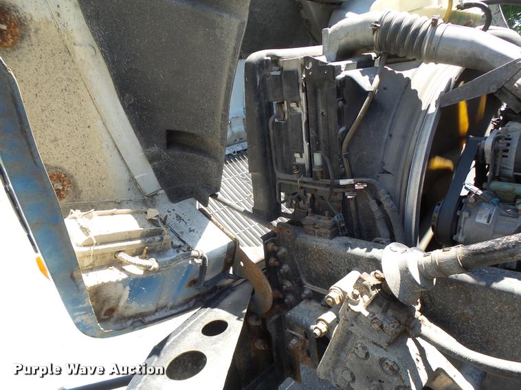 image for item DB1389 2001 Volvo VNL semi truck