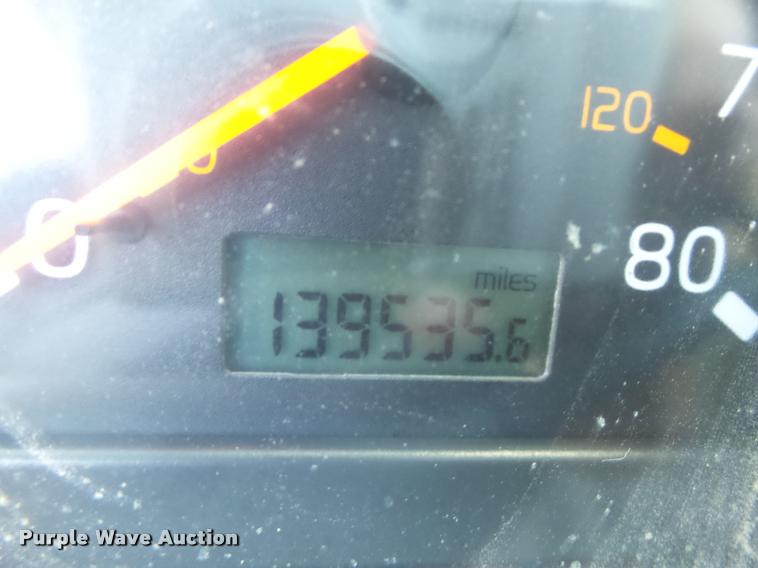 image for item DB1389 2001 Volvo VNL semi truck