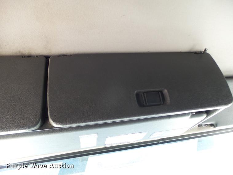 image for item DB1389 2001 Volvo VNL semi truck