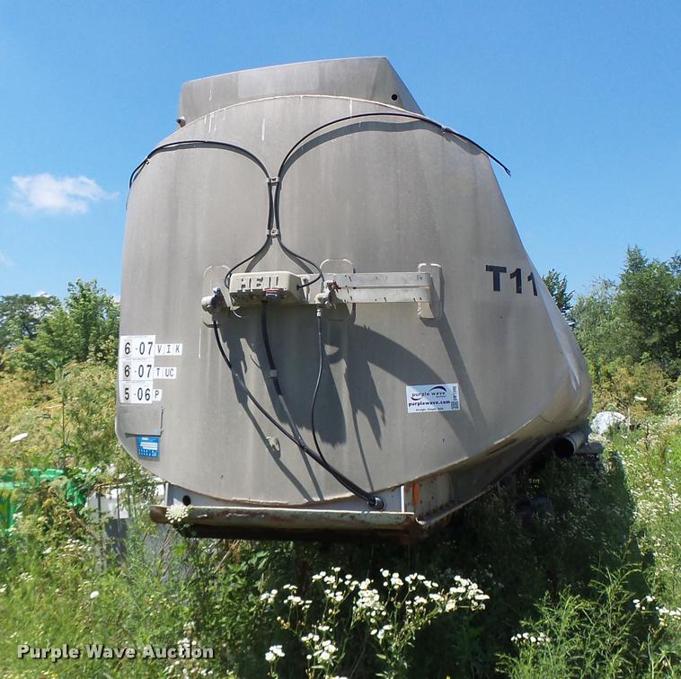 image for item DB1390 1980 Heil tank trailer