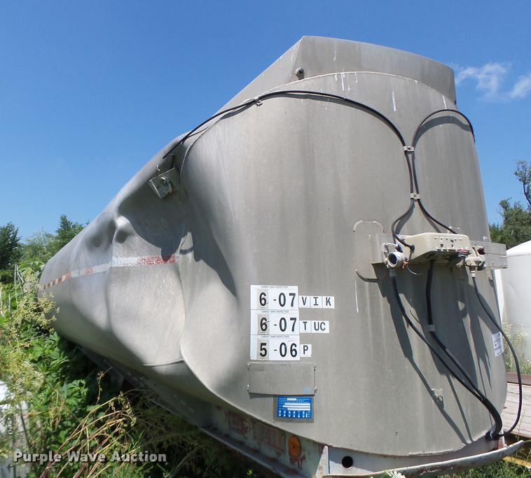 image for item DB1390 1980 Heil tank trailer