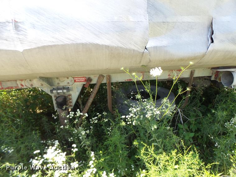 image for item DB1390 1980 Heil tank trailer