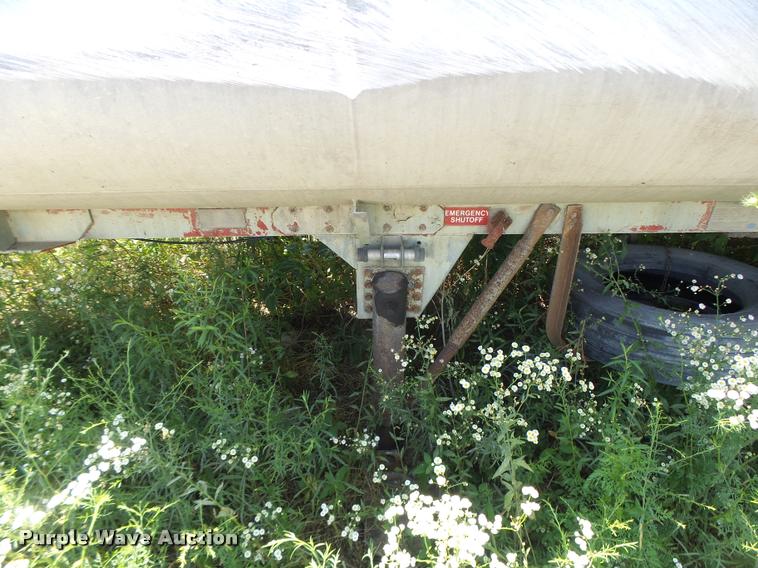 image for item DB1390 1980 Heil tank trailer