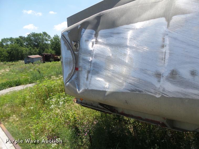 image for item DB1390 1980 Heil tank trailer