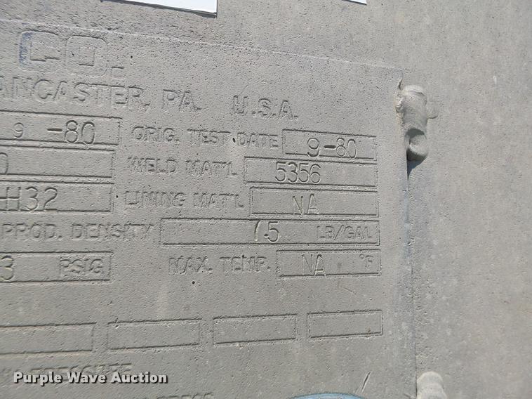 image for item DB1390 1980 Heil tank trailer