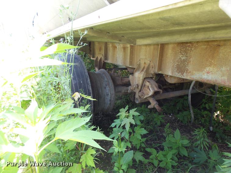 image for item DB1390 1980 Heil tank trailer