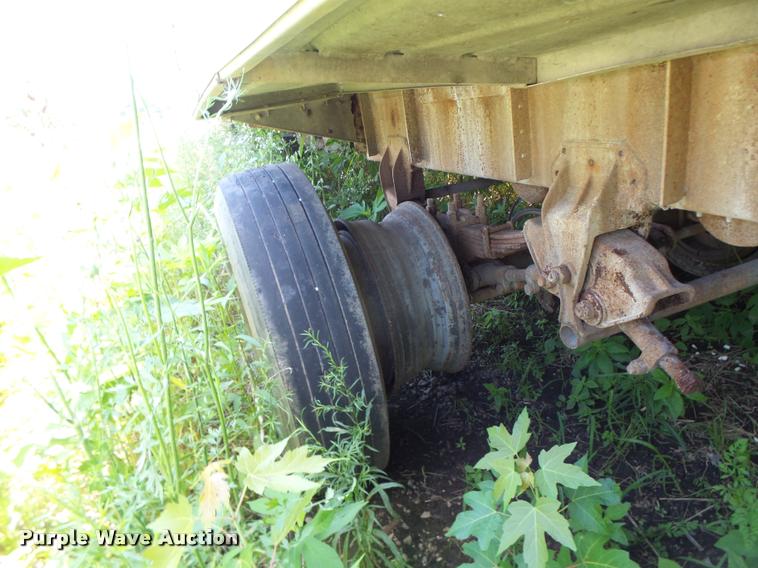 image for item DB1390 1980 Heil tank trailer