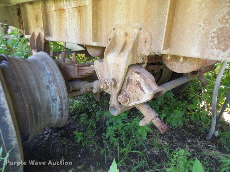 image for item DB1390 1980 Heil tank trailer