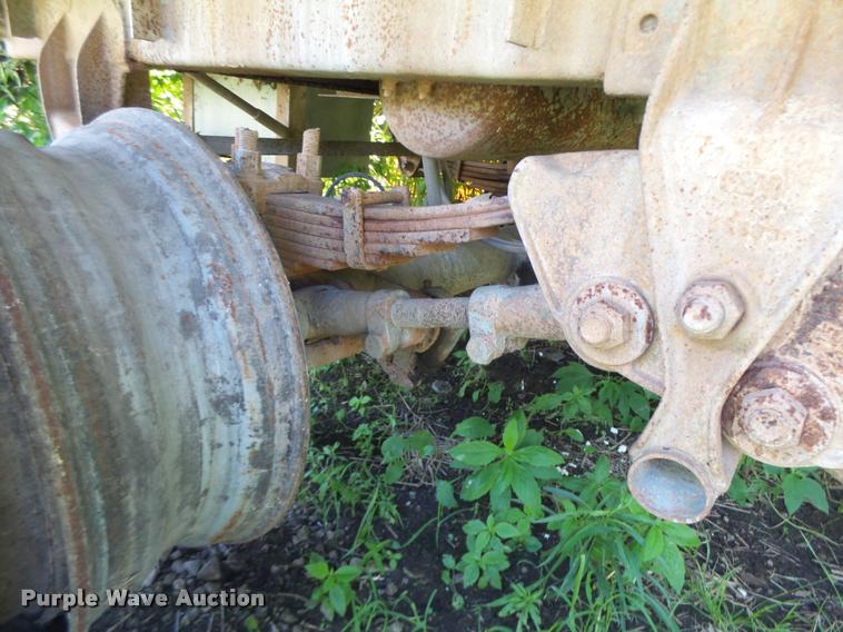 image for item DB1390 1980 Heil tank trailer