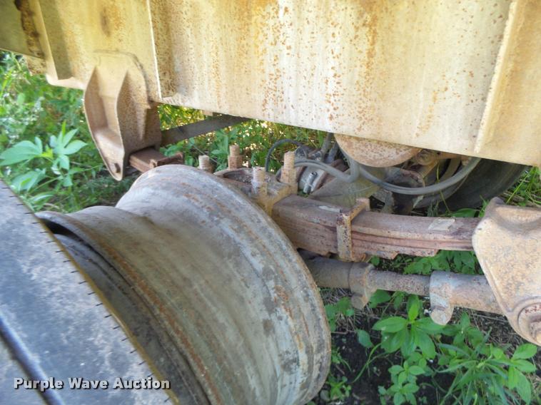 image for item DB1390 1980 Heil tank trailer