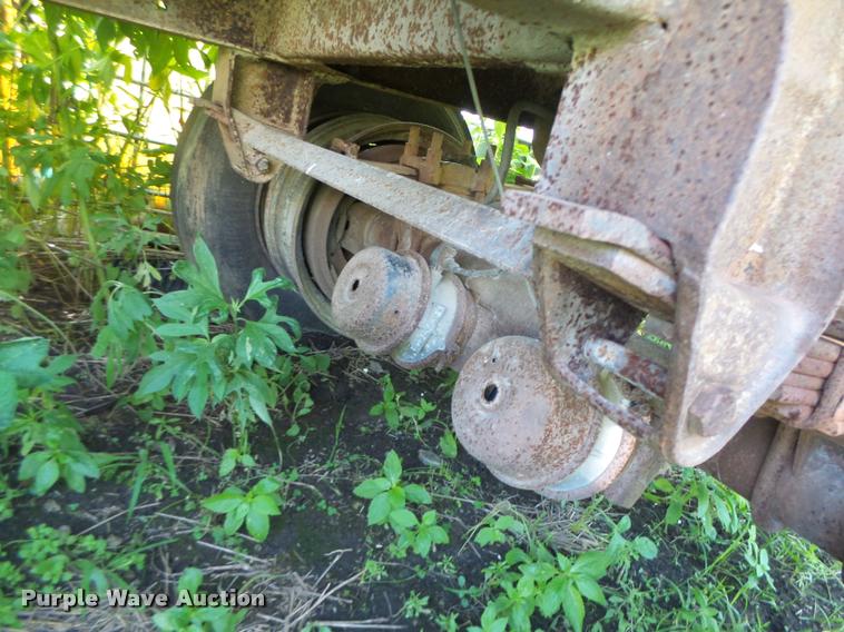 image for item DB1390 1980 Heil tank trailer