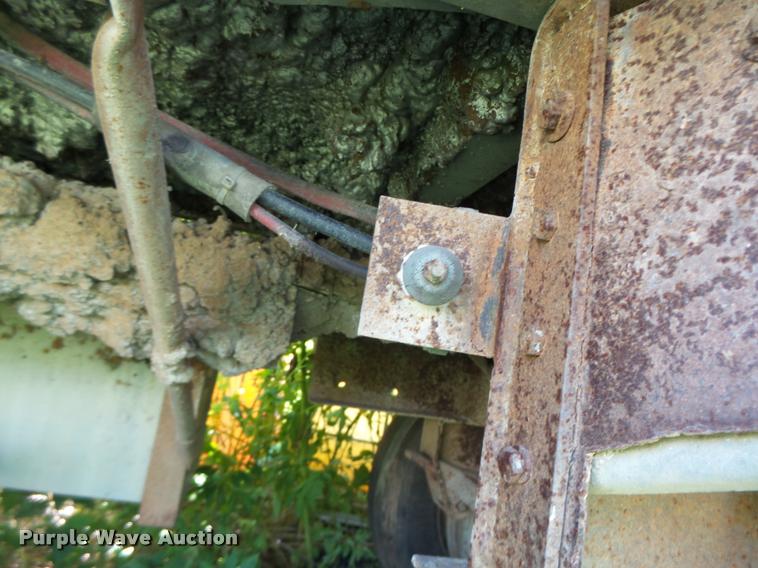 image for item DB1390 1980 Heil tank trailer