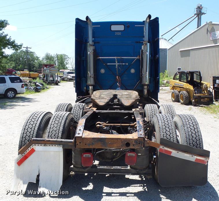 image for item DB1392 2001 Volvo VNL semi truck