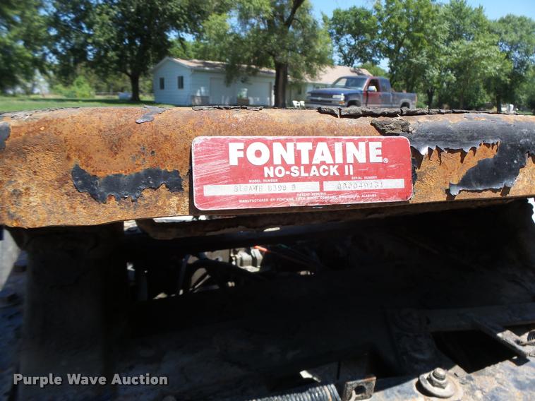 image for item DB1392 2001 Volvo VNL semi truck