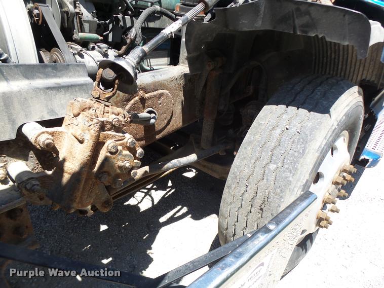 image for item DB1392 2001 Volvo VNL semi truck