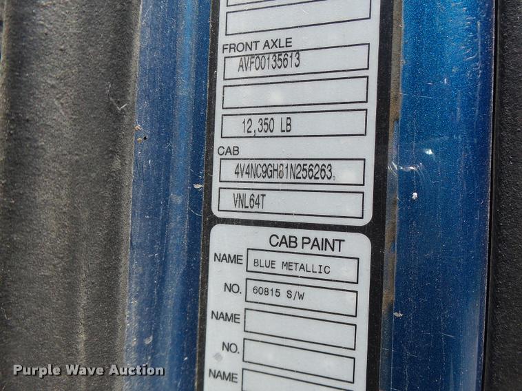 image for item DB1392 2001 Volvo VNL semi truck