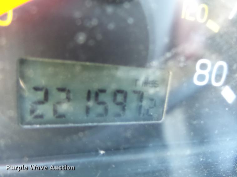 image for item DB1392 2001 Volvo VNL semi truck