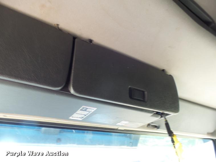 image for item DB1392 2001 Volvo VNL semi truck