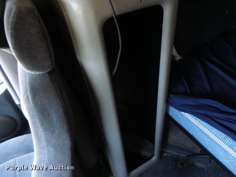 image for item DB1392 2001 Volvo VNL semi truck