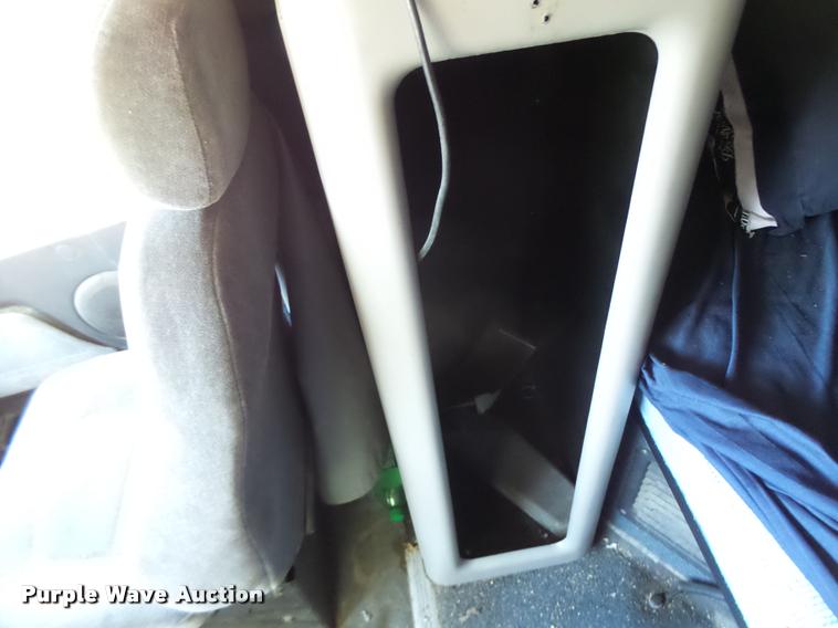 image for item DB1392 2001 Volvo VNL semi truck