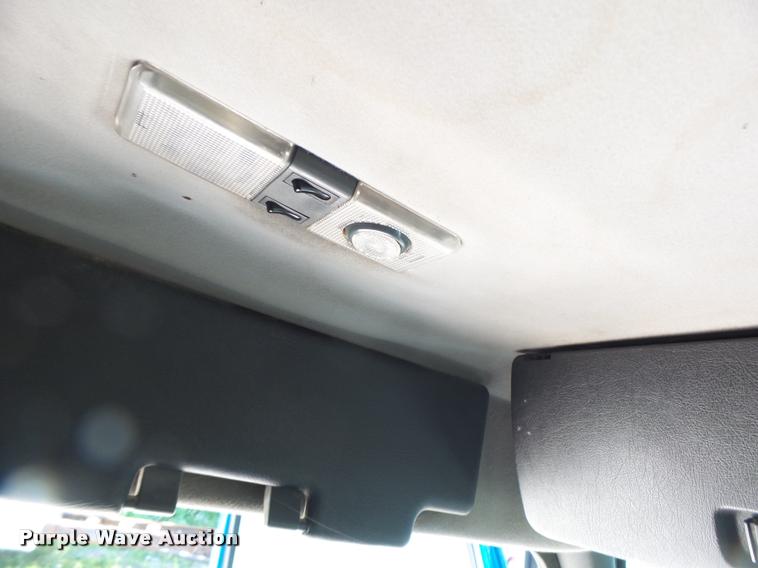 image for item DB1392 2001 Volvo VNL semi truck