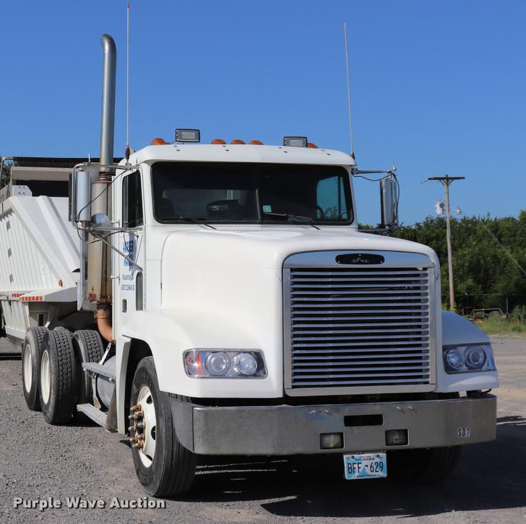 image for item DK9577 2001 Freightliner FLD120 semi truck
